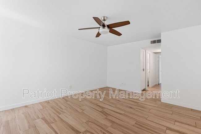 Building Photo - 821 N 87th Pl