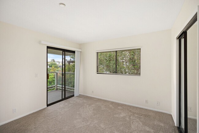 Building Photo - 406 Arenoso Ln