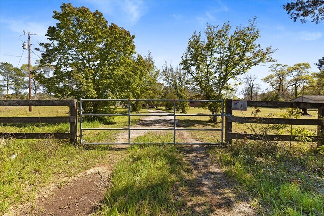 Building Photo - 18125 FM 1484 Rd