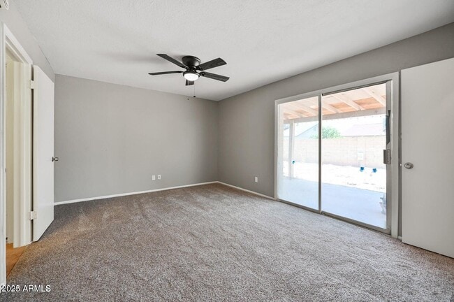 Building Photo - 531 W Emelita Ave