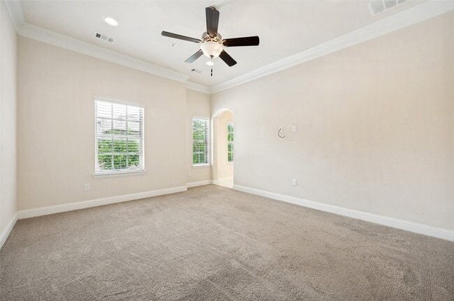 Building Photo - 572 Waterloo Dr