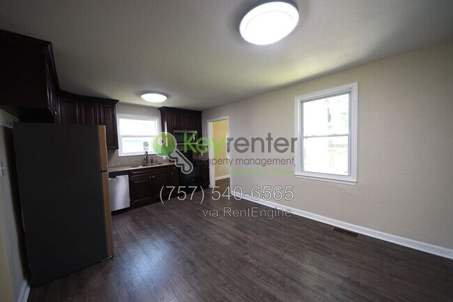 Building Photo - 3742 Atterbury St