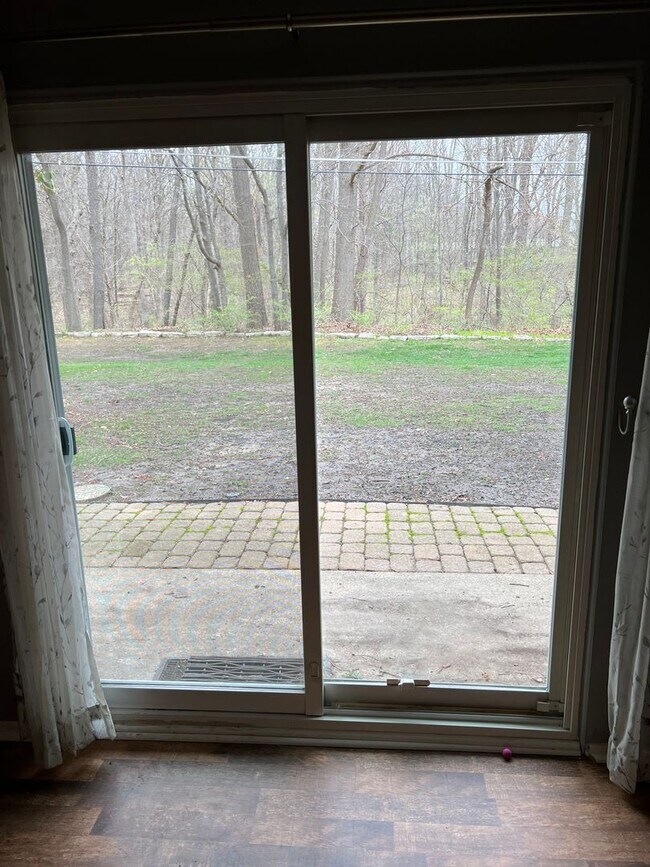 Building Photo - Beautiful 2 bedroom, 1.5 bath Condo in Wes...