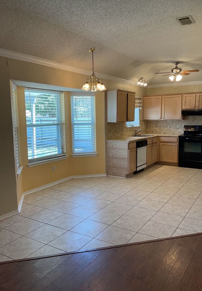 Building Photo - 4705 Colby Dr