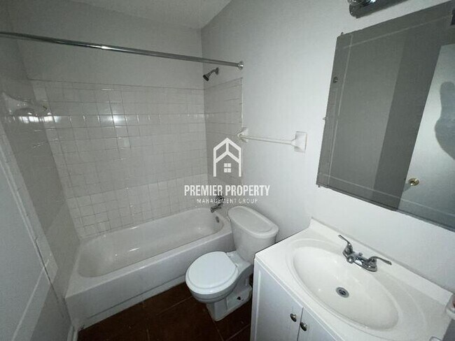 Building Photo - 2225 Eveningview - HALF OFF FIRST MONTH'S ...
