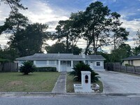 Building Photo - 8505 Lyn Ave