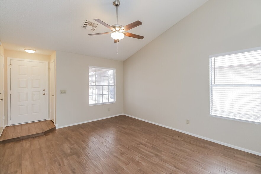 Building Photo - 3869 W Elgin St