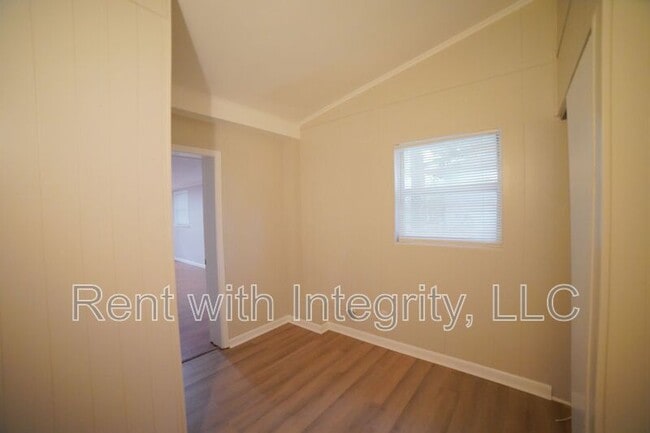 Building Photo - 2032 Warwick St