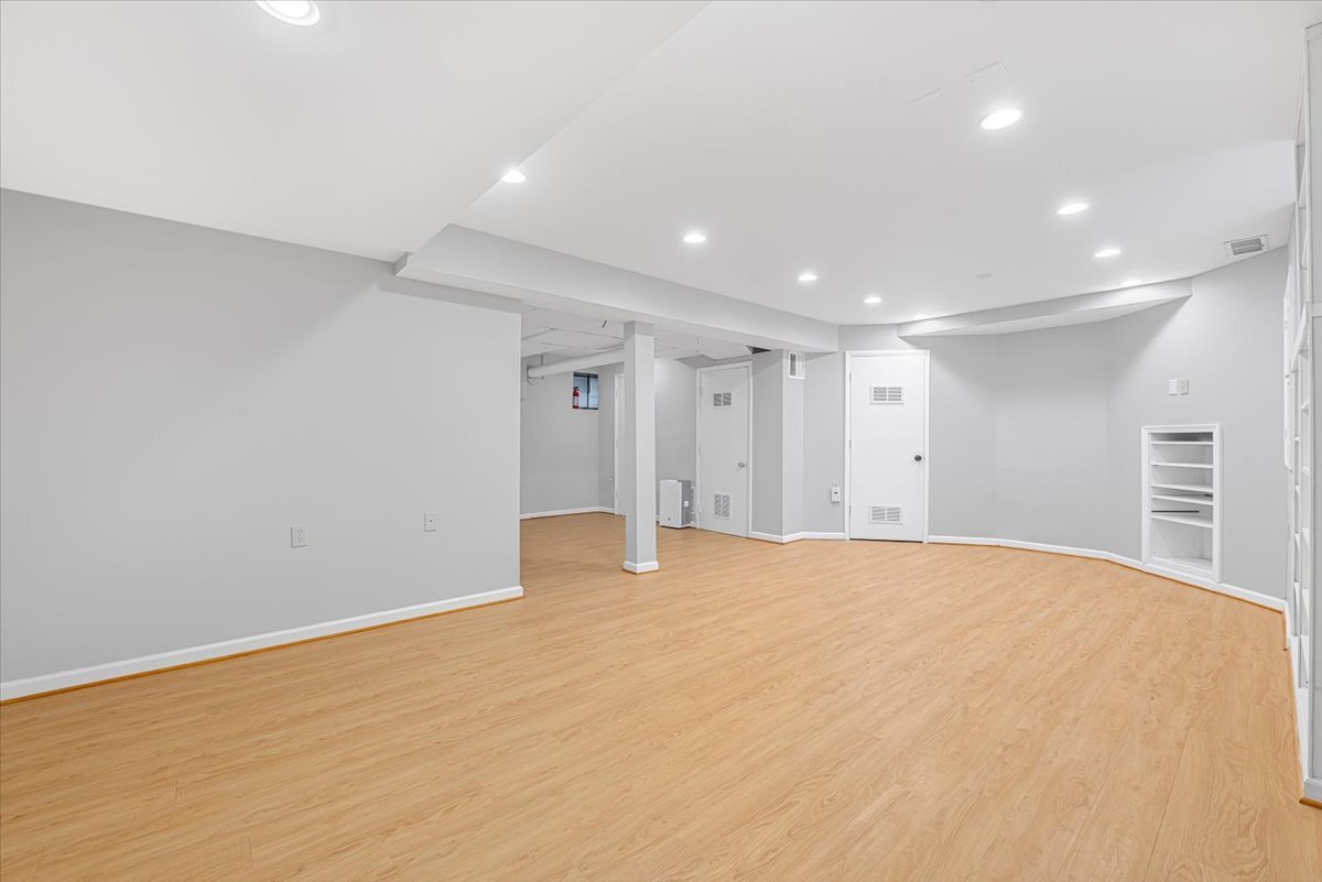 Building Photo - 9514 Edgeley Rd