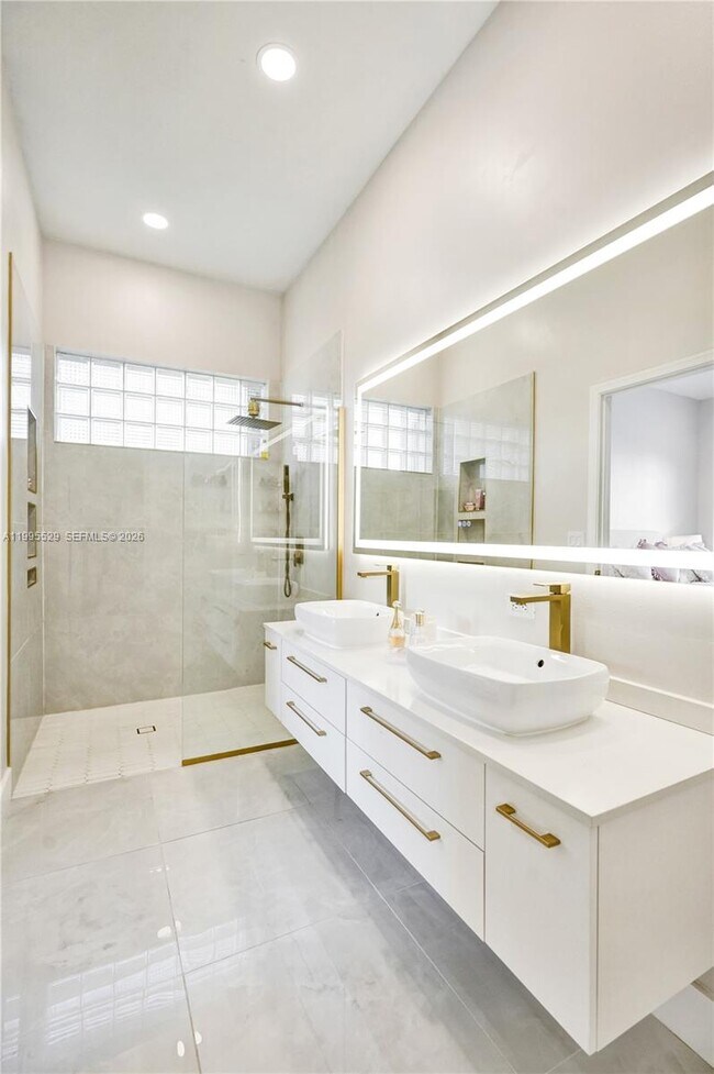 Building Photo - 6928 NW 33rd St