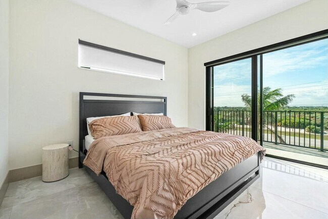 Building Photo - 13460 U.S. Rte 1