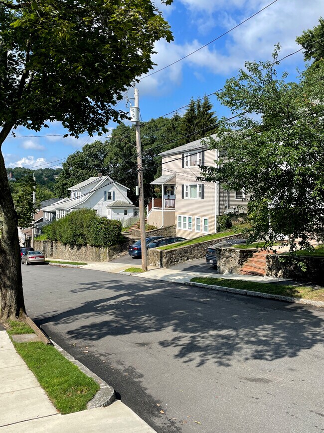 Building Photo - 24 Sunset Rd