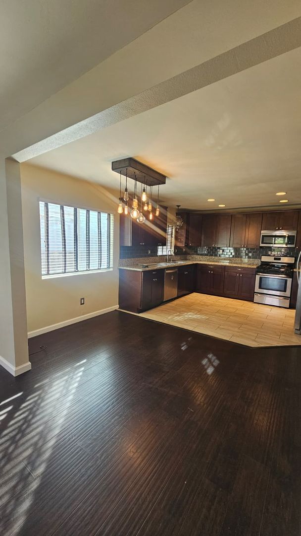 Building Photo - YOUR NEW HOME - IMPERIAL BEACH 3 bed / 2 bath Minutes to the beach!!