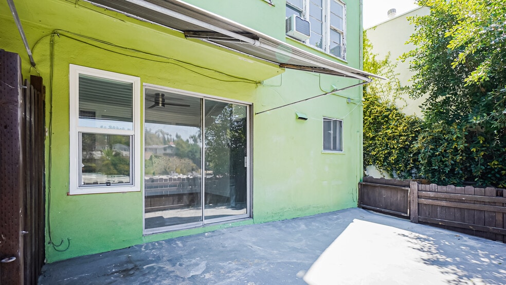 Building Photo - 2065 Ivar Ave