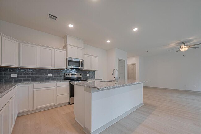 Building Photo - 11622 Twain Dr