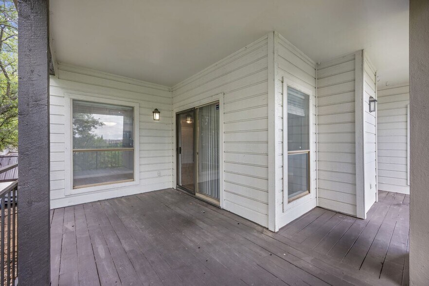 Building Photo - 6000 Shepherd Mountain Cove