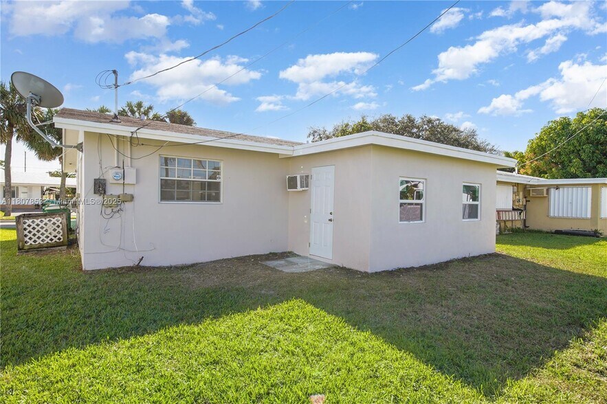 Building Photo - 2709 NW 54th St