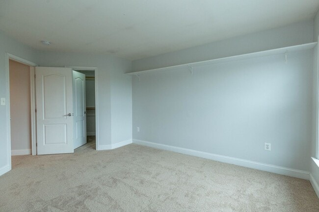 Building Photo - 391 Sheerer Dr