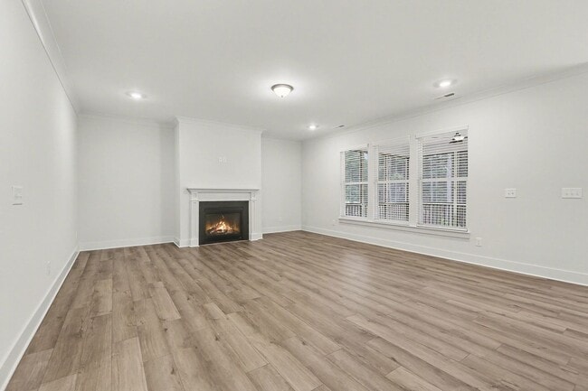 Building Photo - Beautiful New Construction Home - Move In Ready