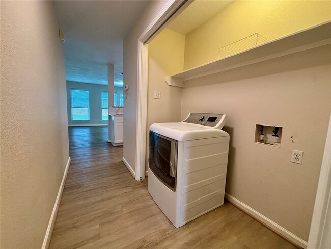 Building Photo - 13019 Skyline Dr