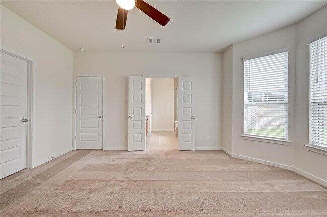 Building Photo - 8022 Pinebrook Arbor Ct