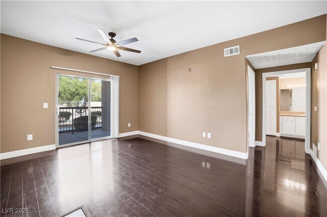Building Photo - 8000 W Badura Ave