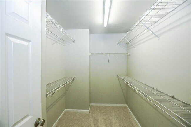 Building Photo - 2388 Fairlie Dr