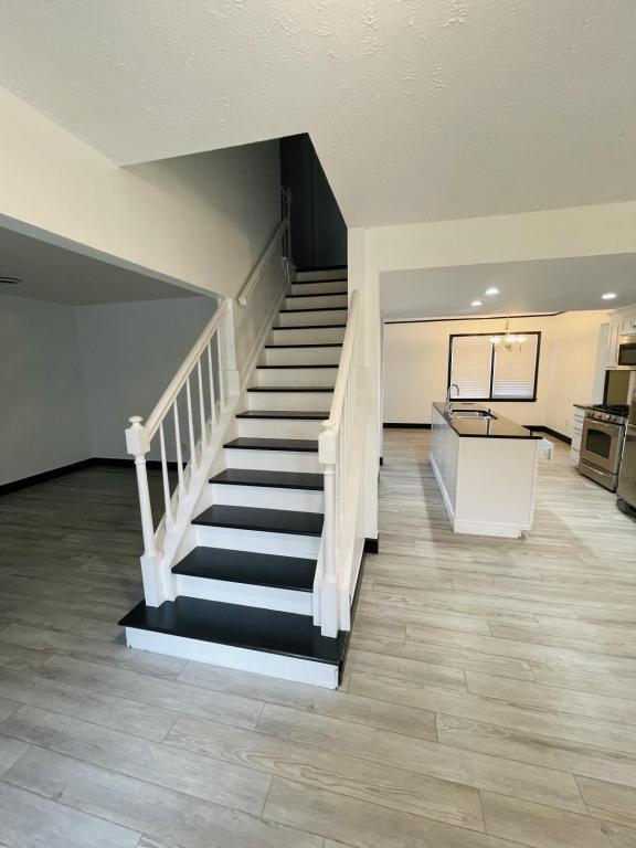 Building Photo - 2326 Colgate Dr