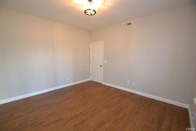 Building Photo - 701 Sutter Gate Ln