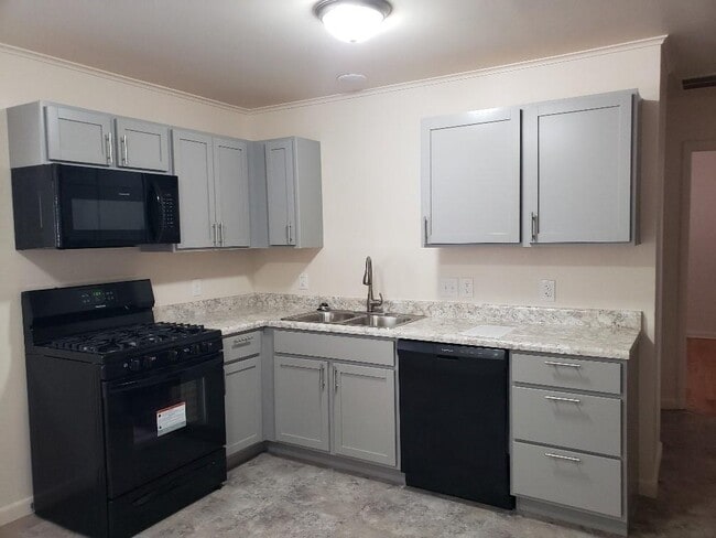 Building Photo - 911 E Rodgers Dr