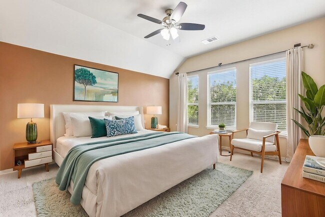 Building Photo - 640 Loma Cedro Bend