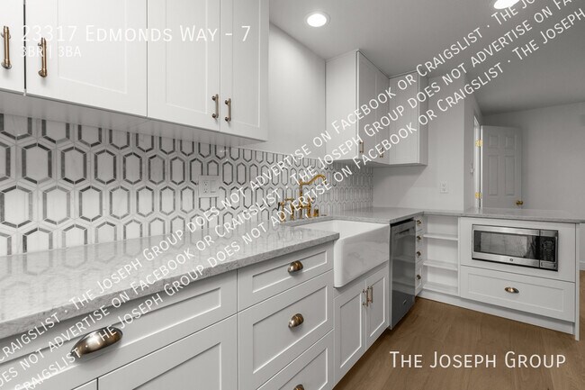 Building Photo - 23317 Edmonds Way