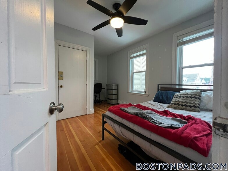 Building Photo - 24 Farrington Ave