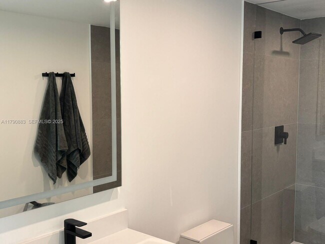 Building Photo - 3400 SW 27th Ave