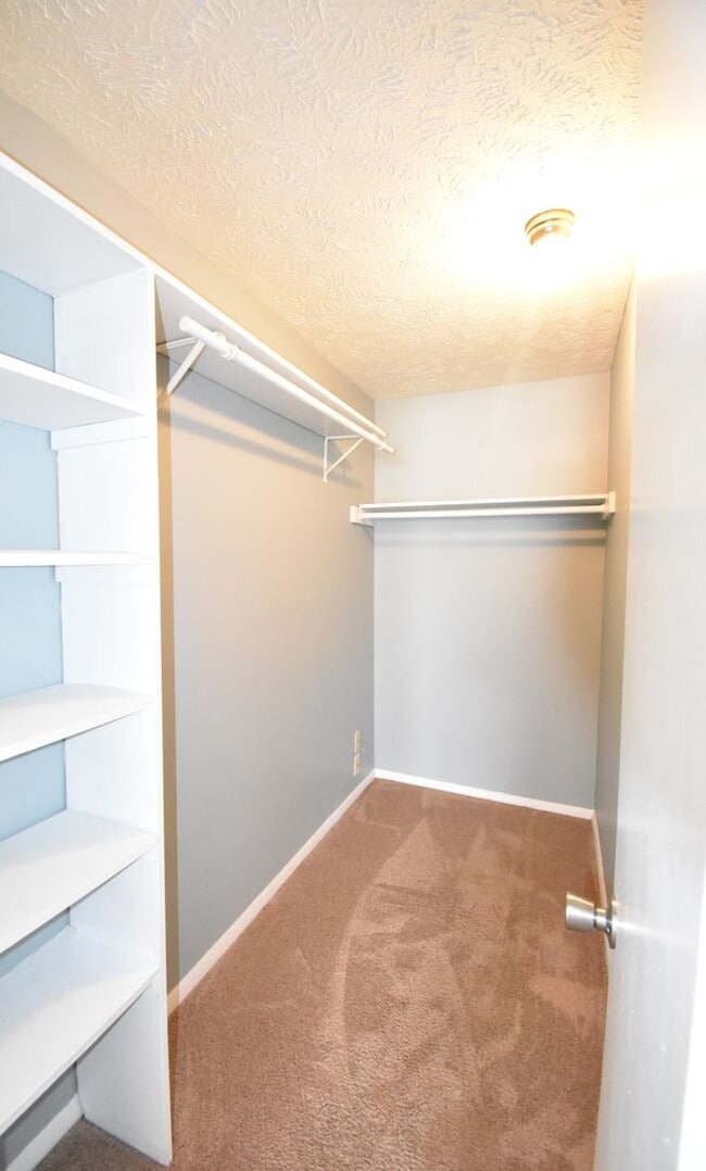 Building Photo - Coming Soon! 2 Bedroom and 2 Bath Condo (No Pets)