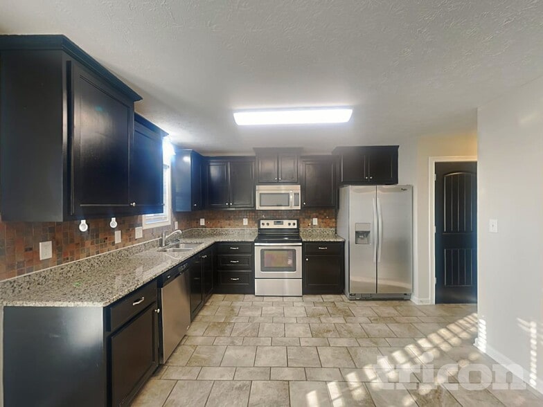 Building Photo - 1304 Golden Eagle Way