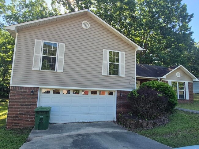Building Photo - 712 Michael Dr