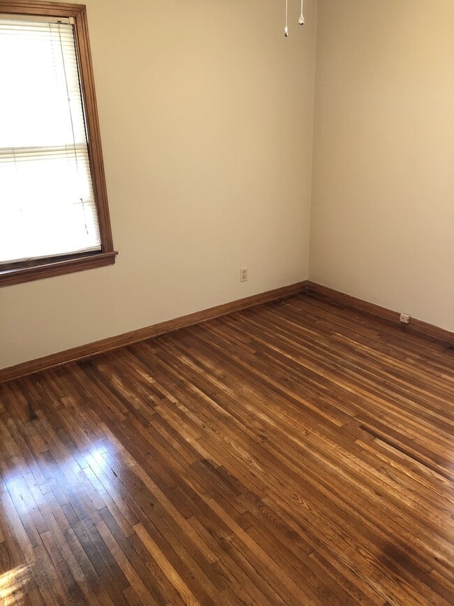 Building Photo - 1819 S Roanoke Dr