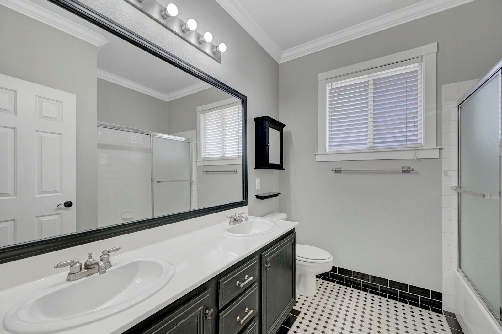 Building Photo - 11013 Mount Royal Ave