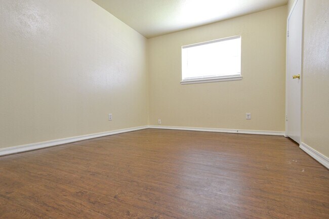 Building Photo - 3137 SW 65th Pl