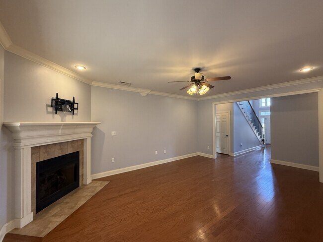 Building Photo - 118 Crystal Lake Dr