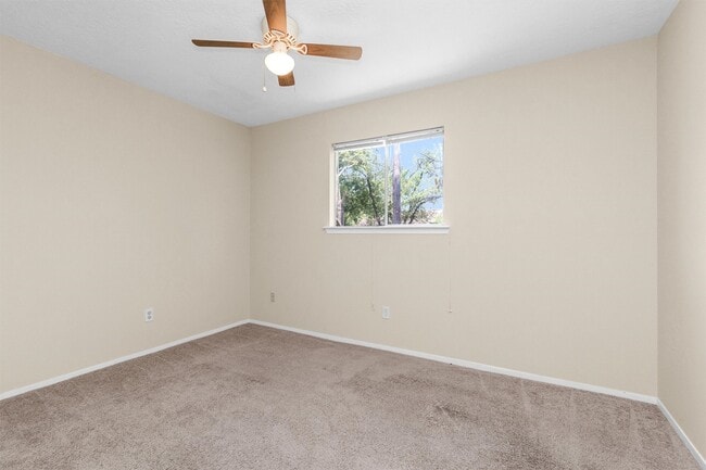 Building Photo - 24026 Spring Briar Ln