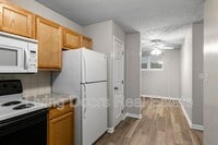 Building Photo - 348 S 5th St