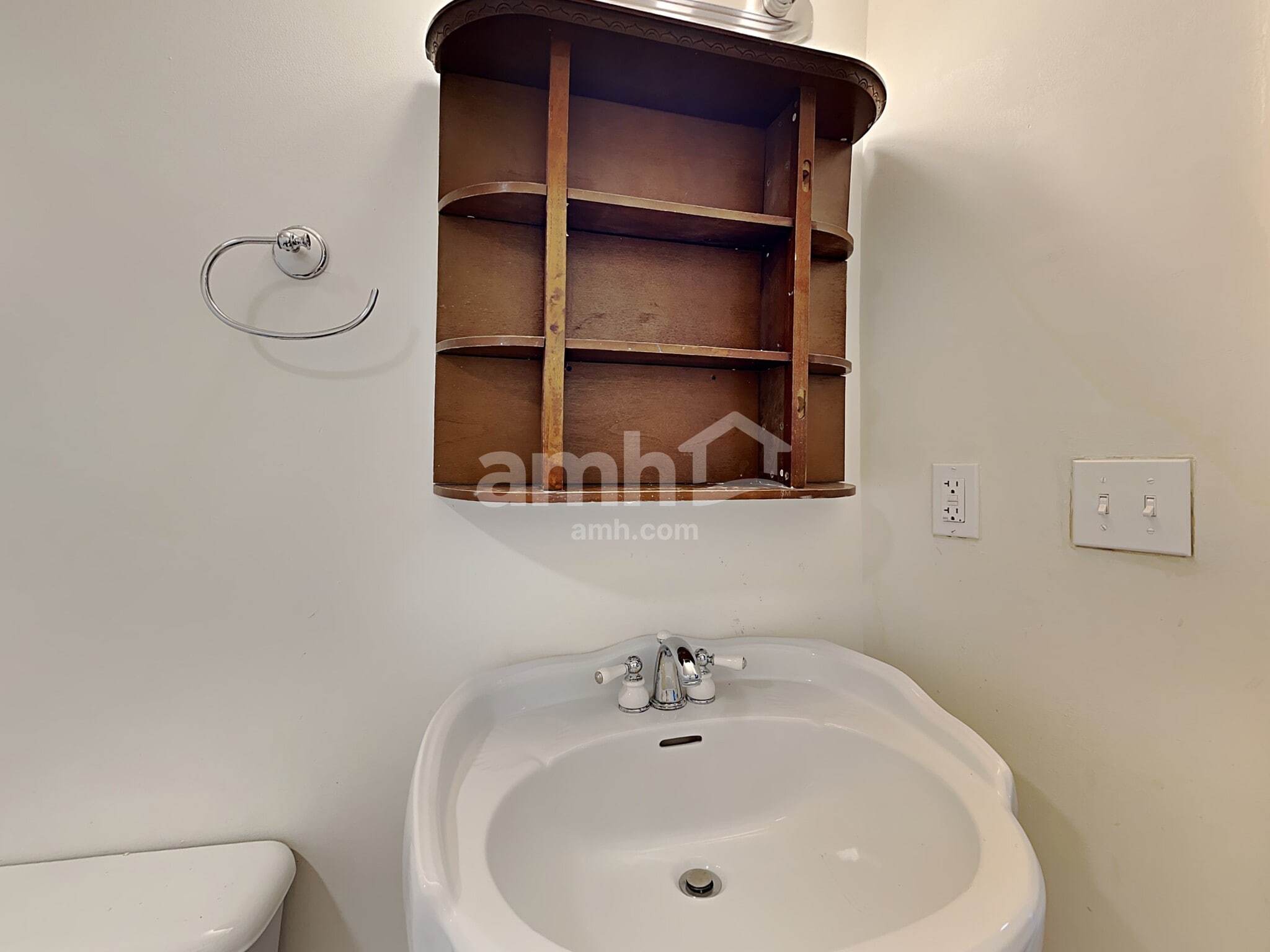 Building Photo - 1420 Pebblecreek Dr S