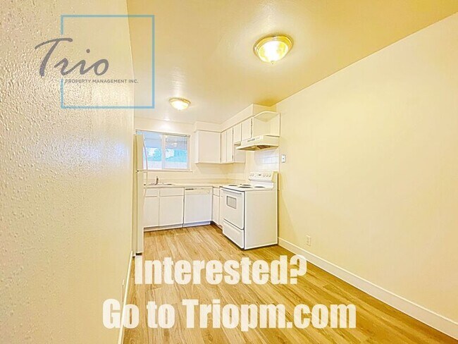 Building Photo - 128 E. St.