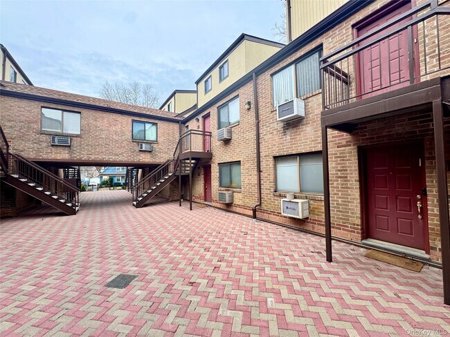 Building Photo - 50 Dekalb Ave