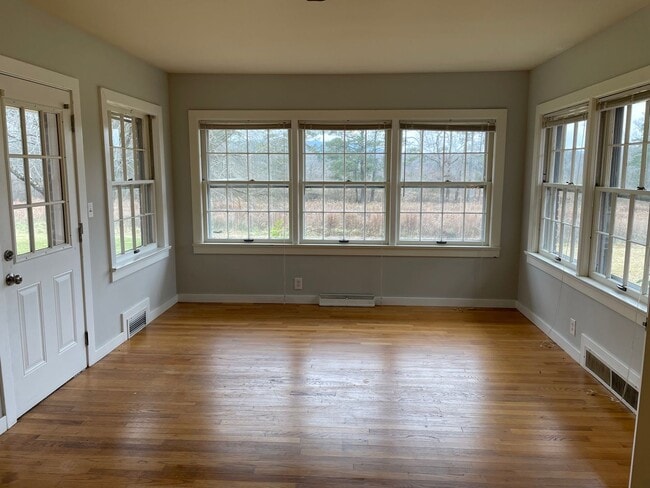 Building Photo - Executive 3/3 House in Coosa on Acreage $1...