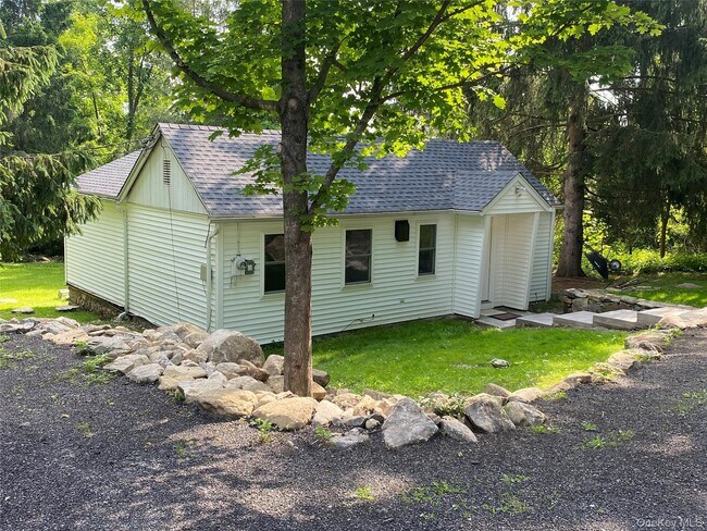 Building Photo - 12 Red Brook Rd