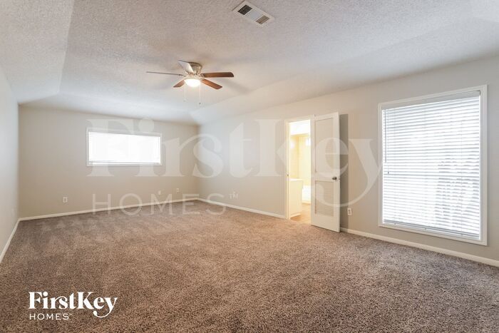 Building Photo - 2223 Masters Ln