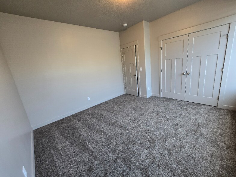 Building Photo - 3813 Ogden Ave